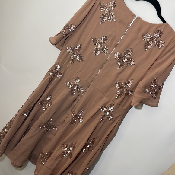 ASOS CURVE 14 Maya Deluxe embellished midi dress with contrast sequin - Picture 13 of 15